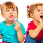 Как научить ребёнка чистить зубы