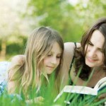 Совместное с родителями чтение книг помогает социализации детей