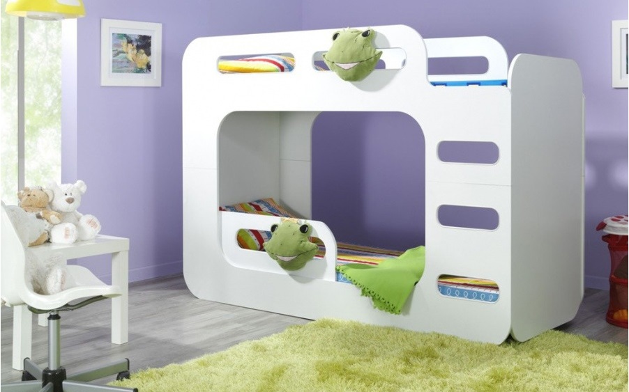 Двухъярусная кровать для ребенка