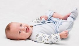 Как правильно выбрать одежду для новорожденного