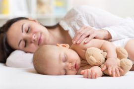 С какого возраста необходимо отучать ребенка от совместного сна?