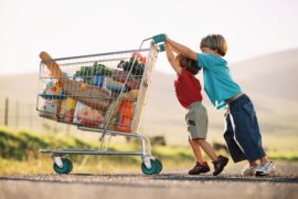 Как правильно ходить с ребёнком в супермаркет