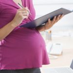 В ПФР напомнили о порядке оформления выплаты по беременности и родам