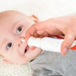 чистка носа новорожденного