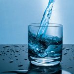 Потребление воды с минералами для профилактики заболеваний способствует повышению иммунитета