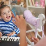 с помощью музыки помочь ребенку